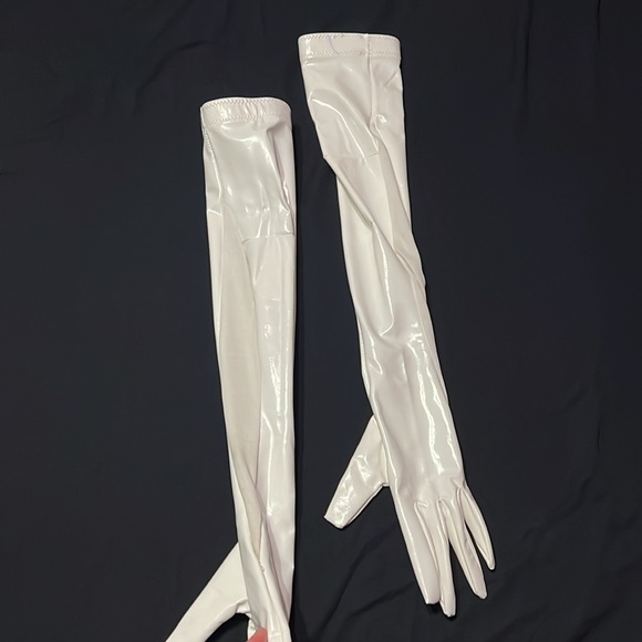 Pure White PVC Opera Gloves - Picture 2 of 3